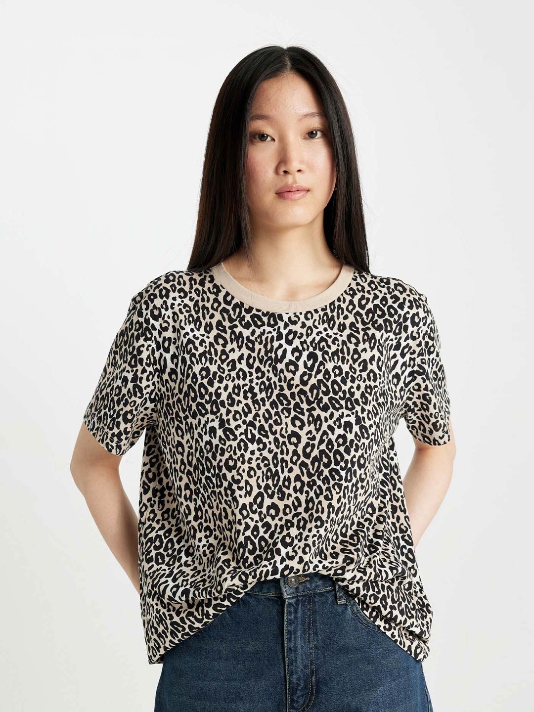 

DeFacto Women Printed Monochrome Raw Edge T-shirt, Na