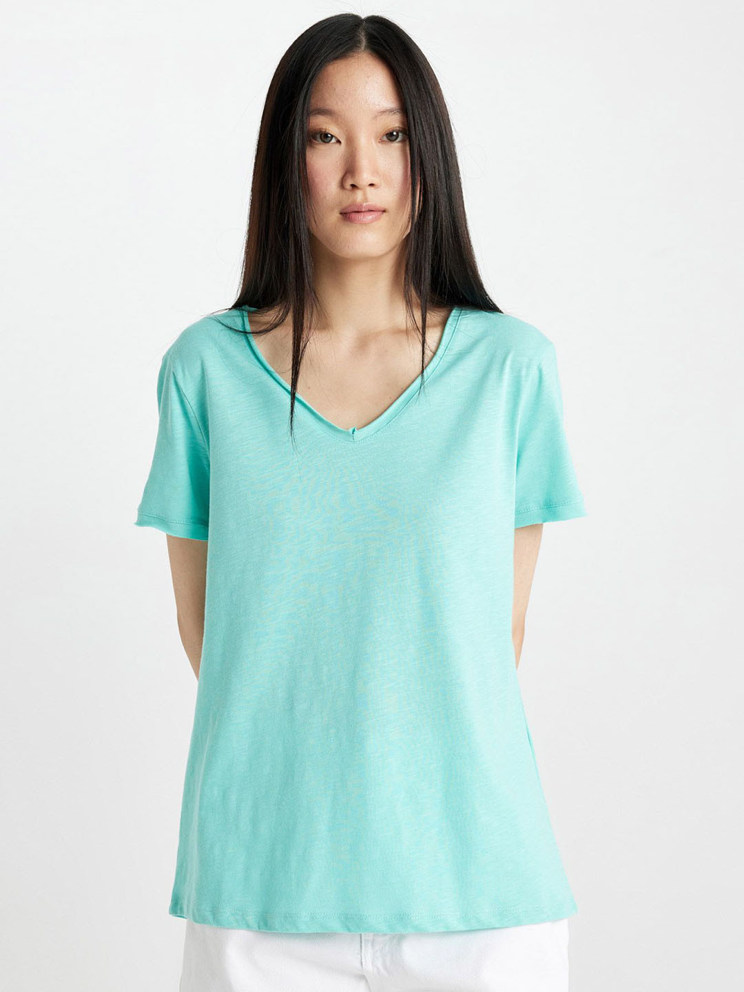 

DeFacto Women V-Neck Pockets T-shirt, Na