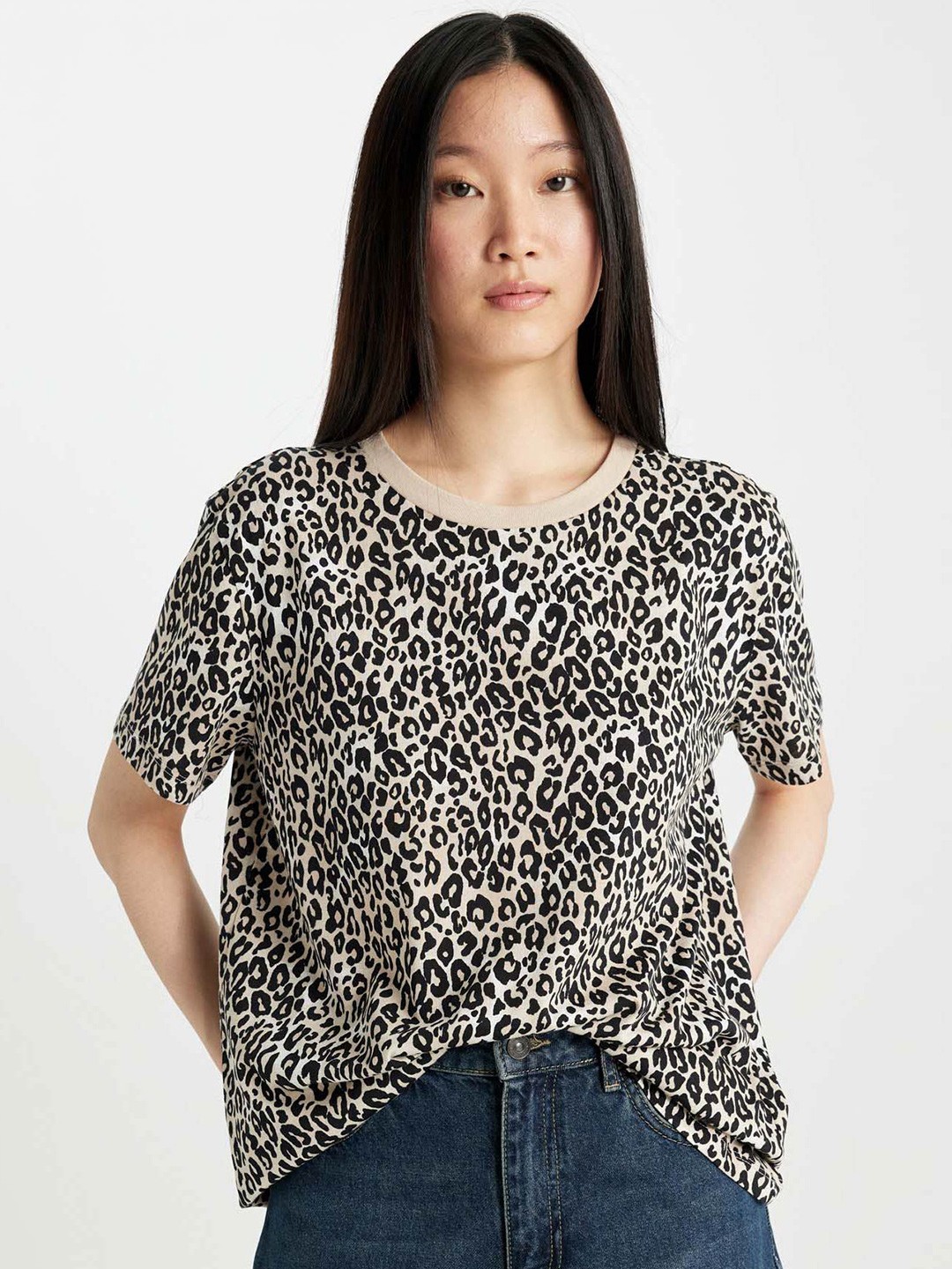 

DeFacto Women Printed Monochrome Raw Edge T-shirt, Na