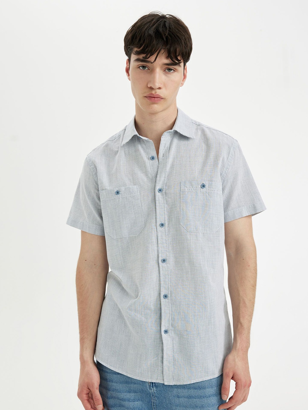 

DeFacto Men Opaque Casual Shirt, Na