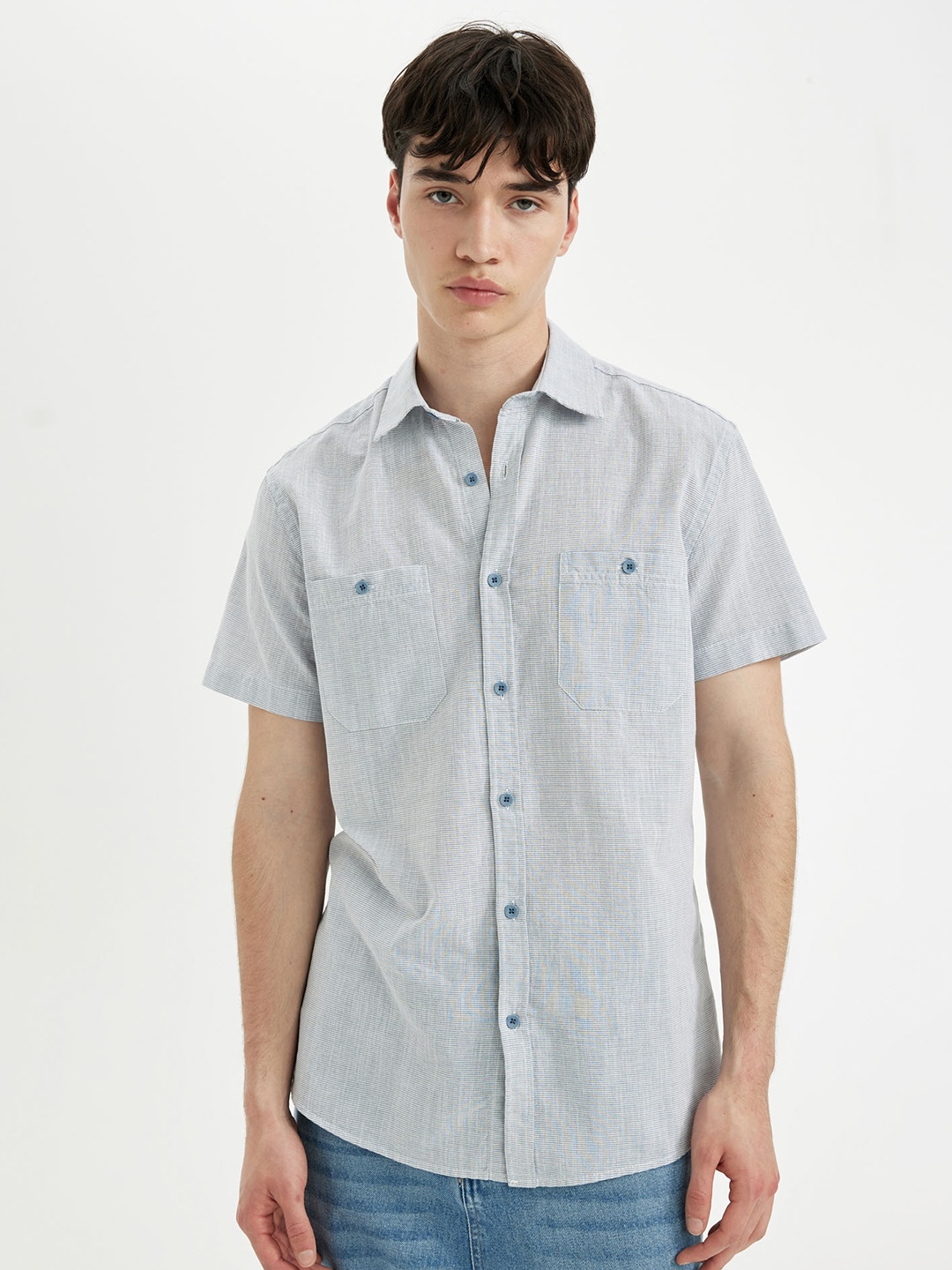 

DeFacto Men Opaque Casual Shirt, Na