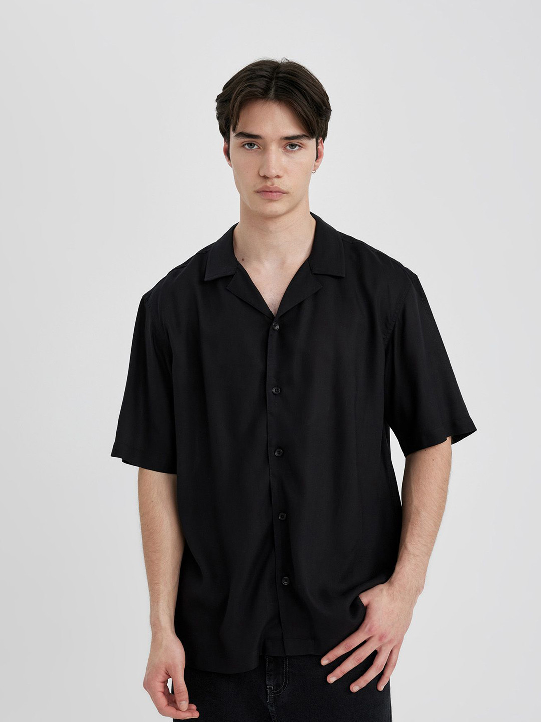 

DeFacto Men Opaque Casual Shirt, Na