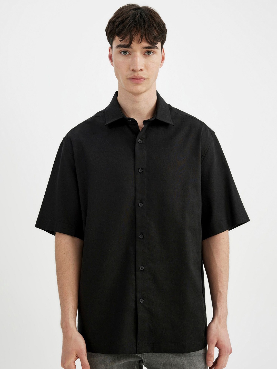 

DeFacto Men Opaque Casual Shirt, Na