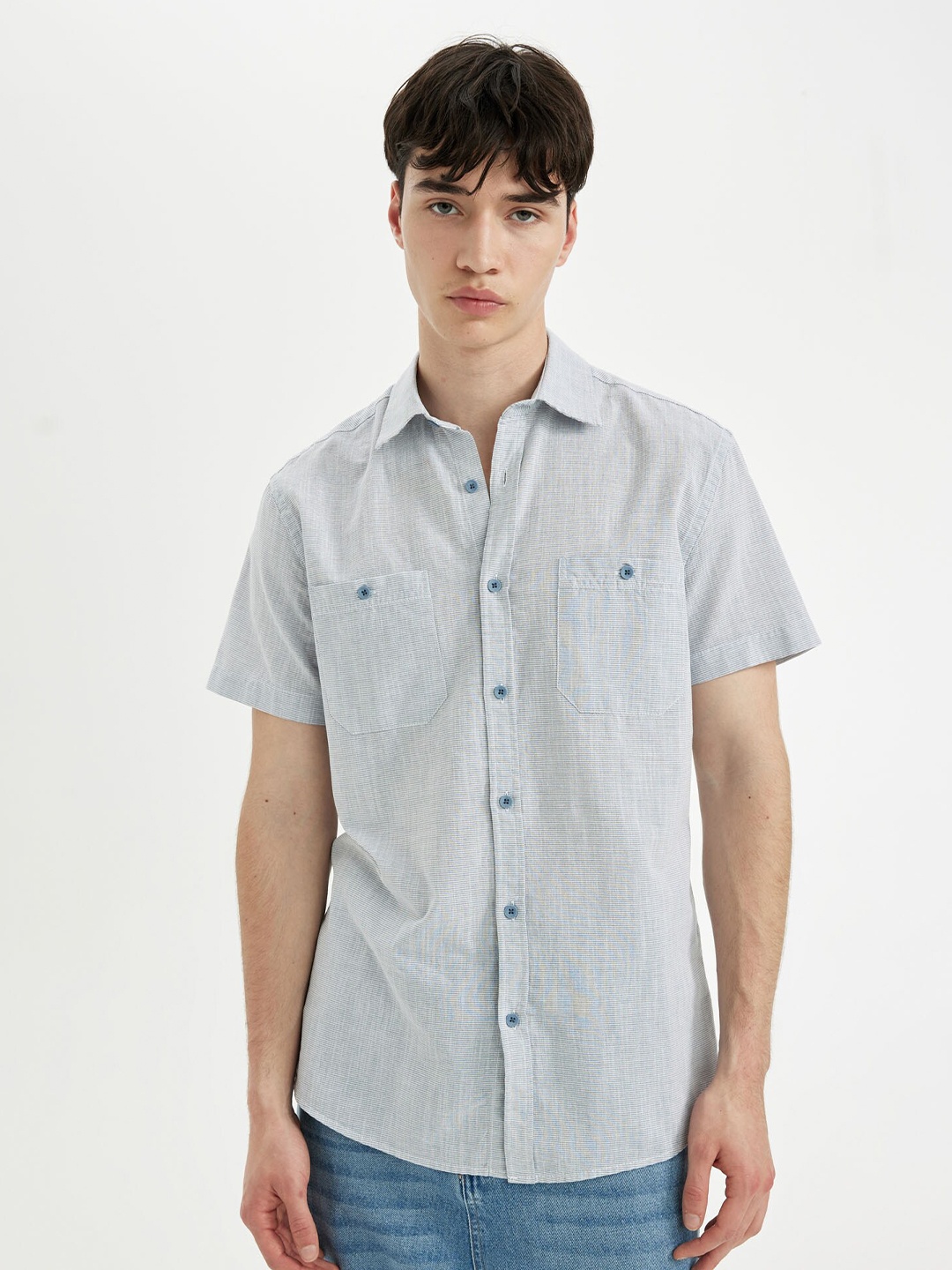 

DeFacto Men Opaque Casual Shirt, Na