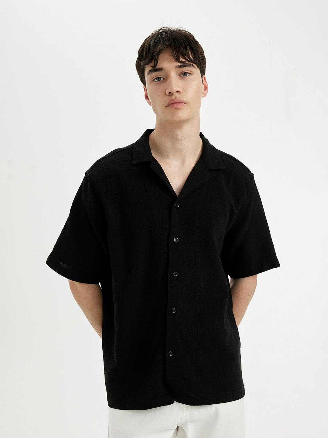 

DeFacto Men Opaque Casual Shirt, Na