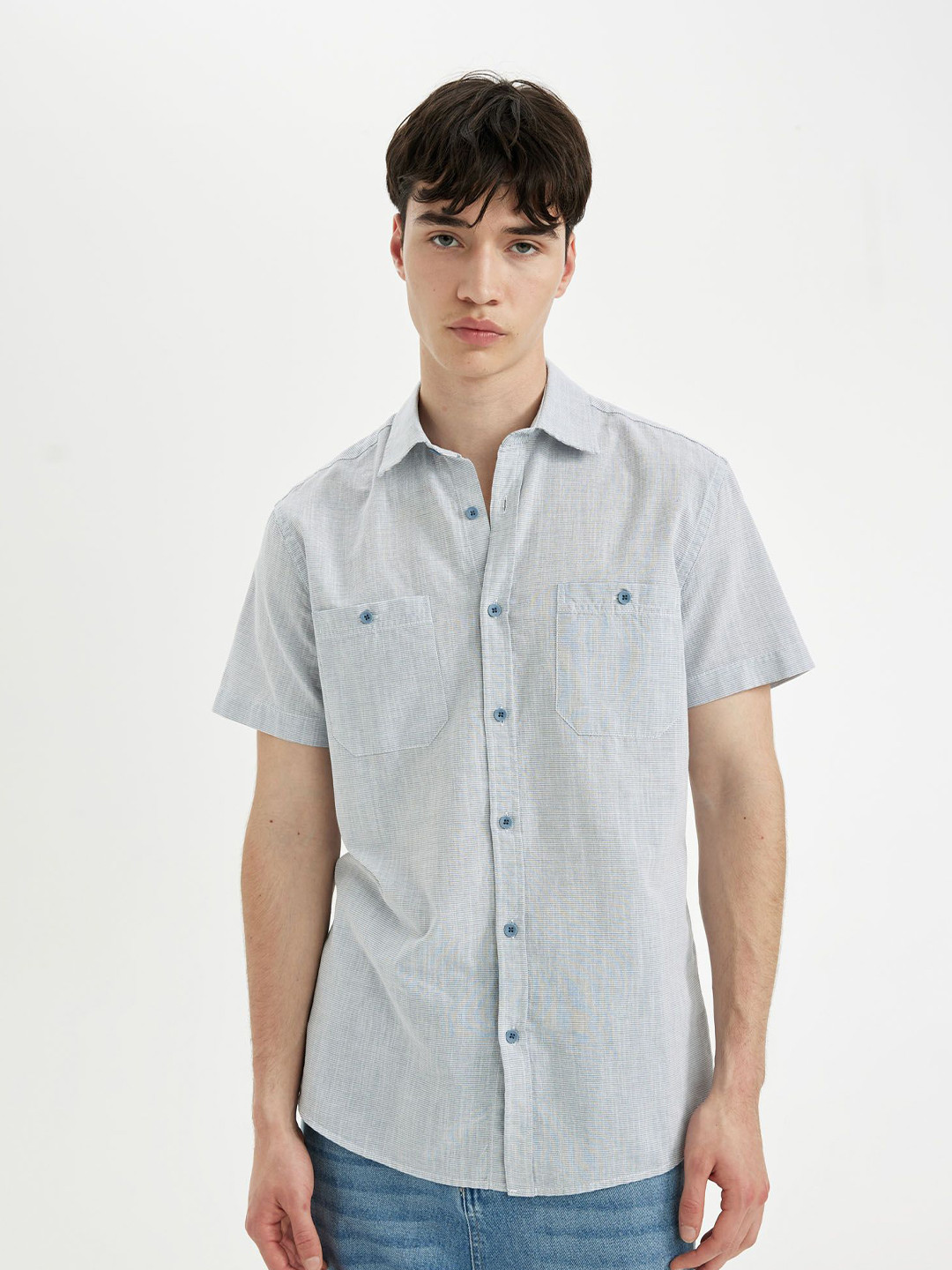 

DeFacto Men Opaque Casual Shirt, Na