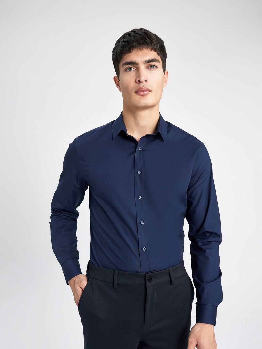

DeFacto Men Opaque Casual Shirt, Na