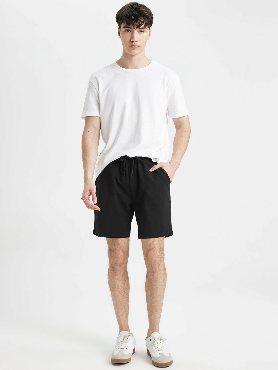 

DeFacto Men Mid-Rise Shorts, Black