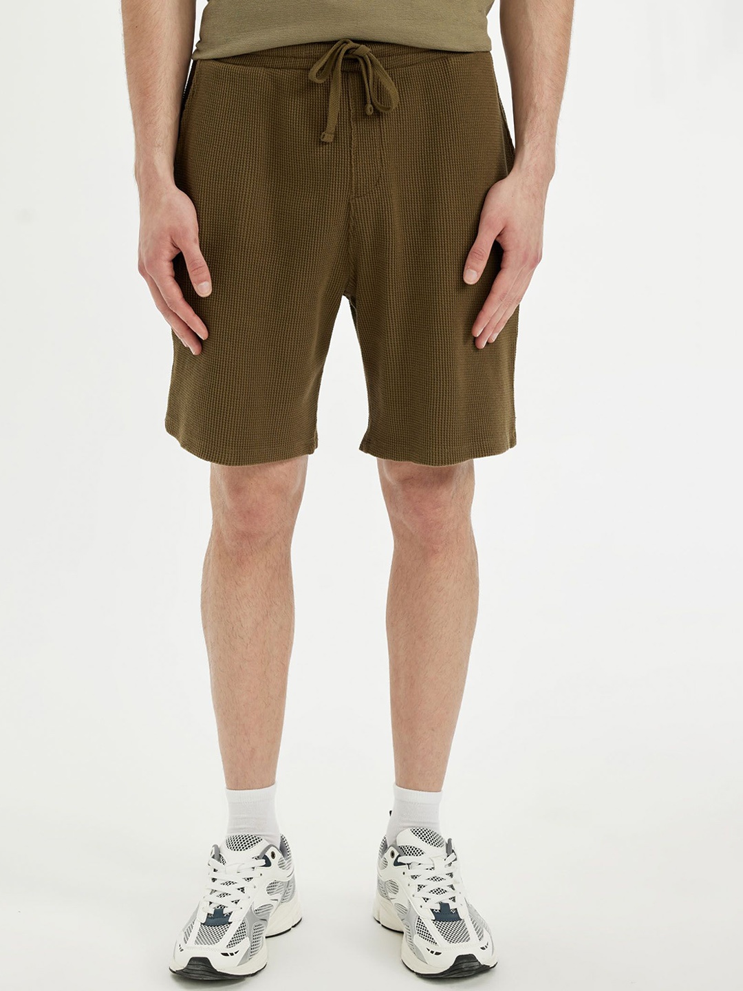 DeFacto Men Mid Rise Pure Cotton Sports Shorts, Olive