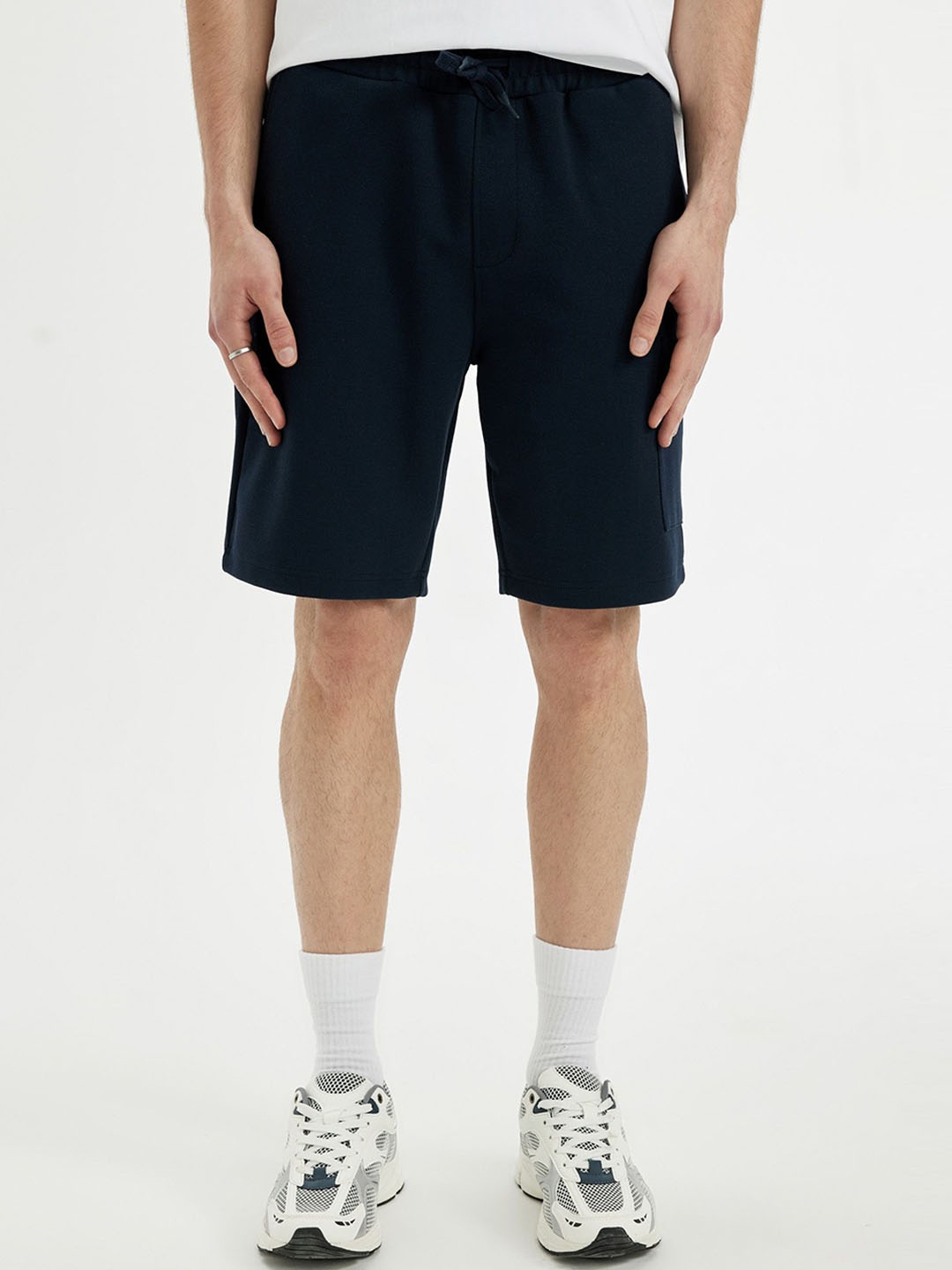 

DeFacto Men Mid-Rise Sports Shorts, Navy blue