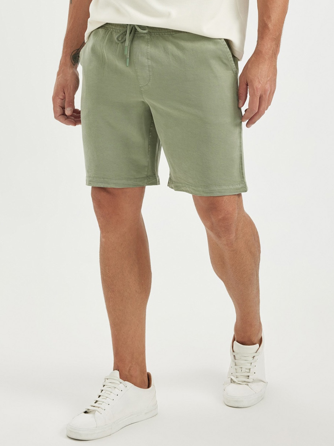 

DeFacto Men Mid-Rise Shorts, Green