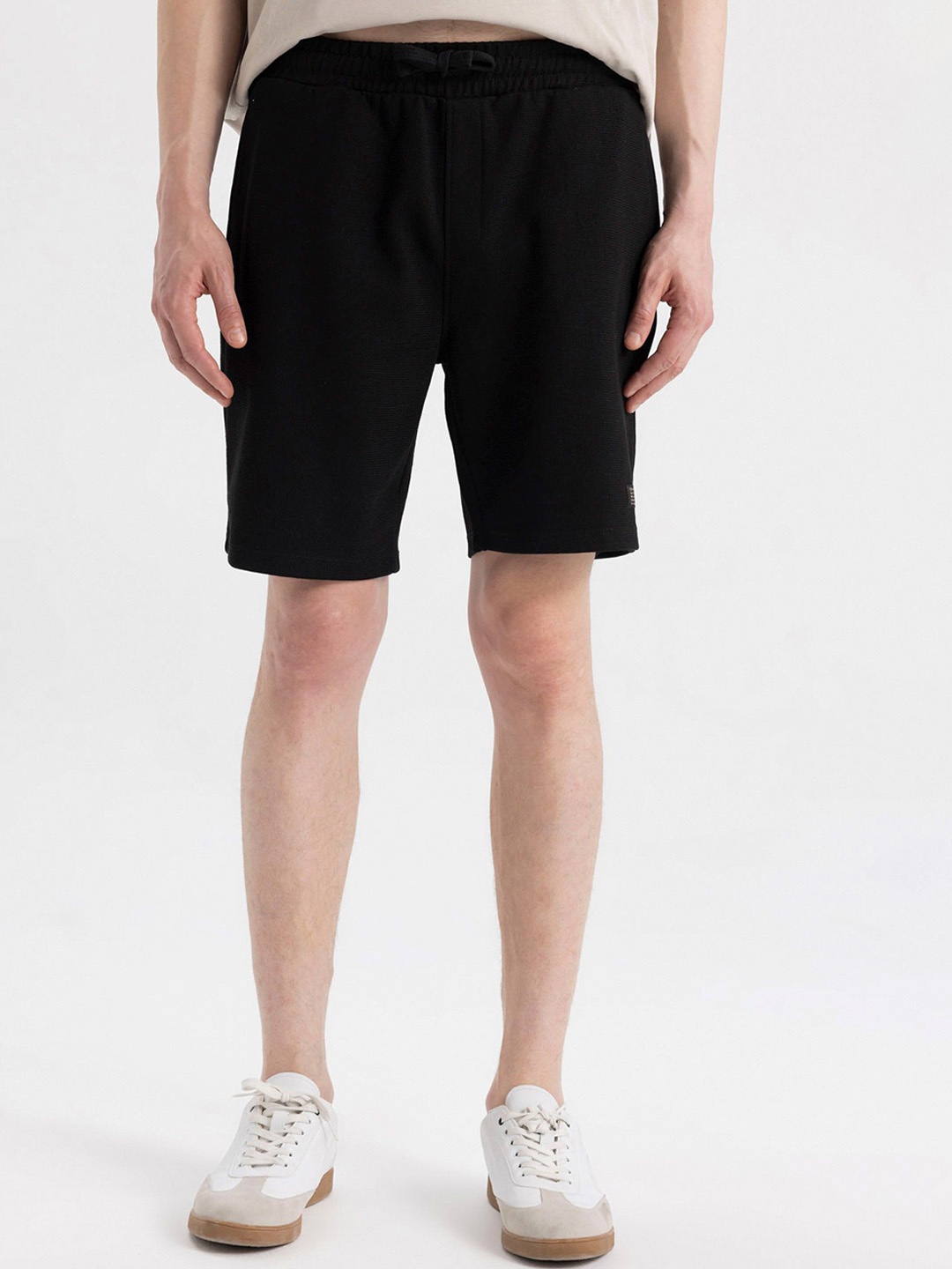 

DeFacto Men Mid-Rise Shorts, Black