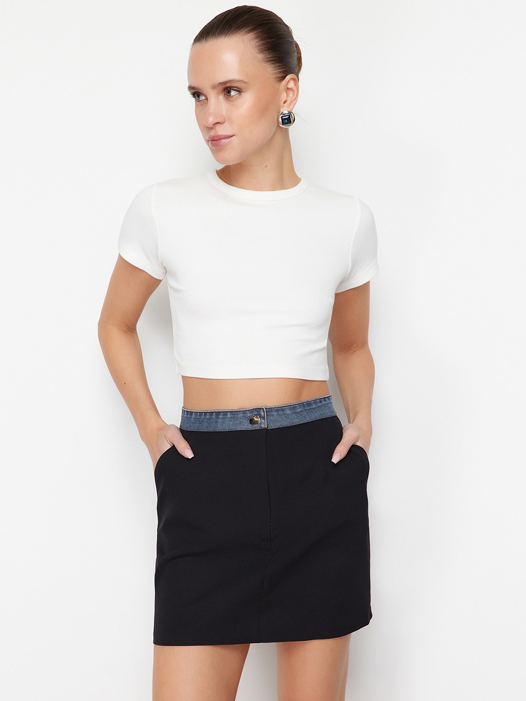 

Trendyol Pencil Mini Skirt, Black