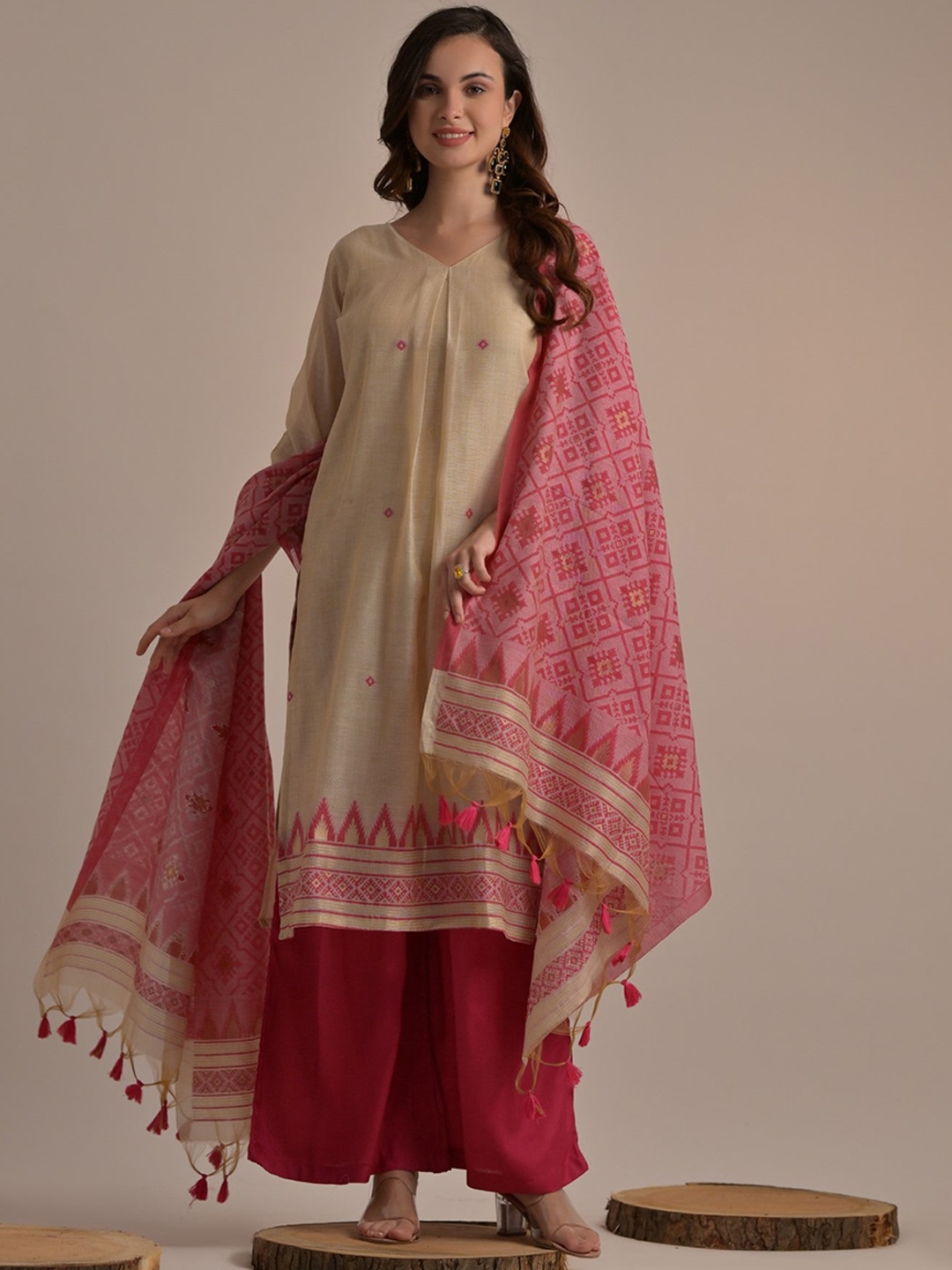 

ZARIMO Ethnic Motifs V-Neck Regular Pure Cotton Kurta ,Palazzos & Dupatta, Cream