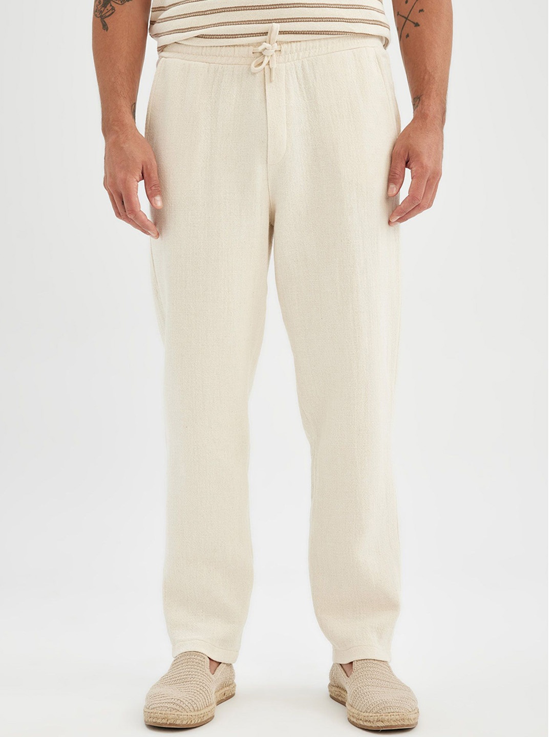 

DeFacto Men Trousers, Na