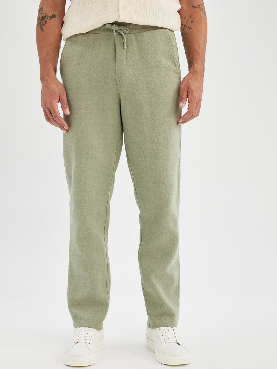 

DeFacto Men Trousers, Na