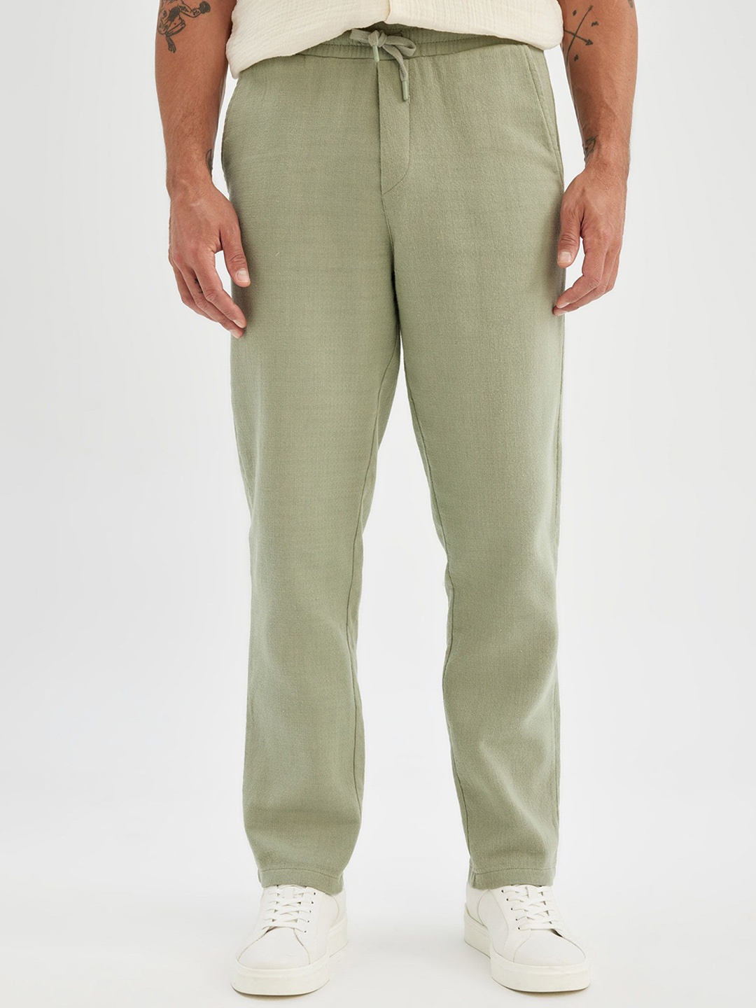 

DeFacto Men Trousers, Na