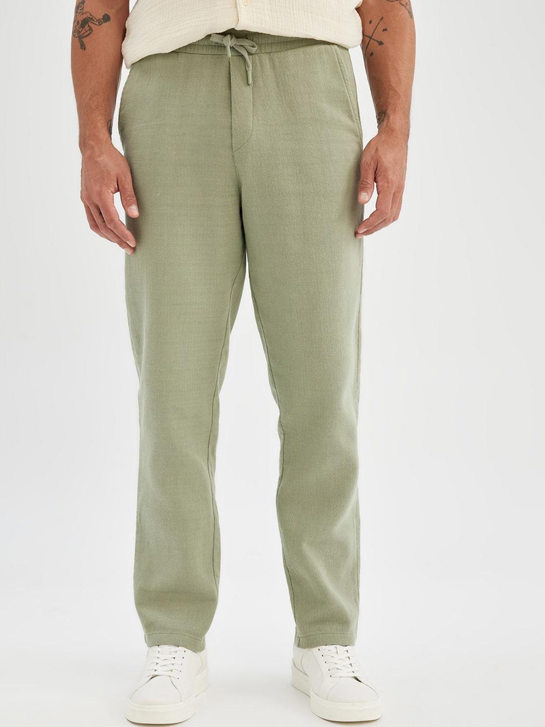 

DeFacto Men Trousers, Na