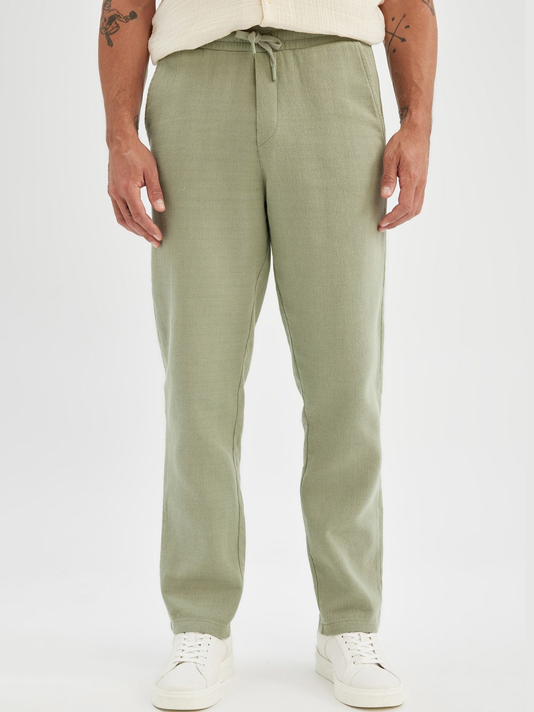 

DeFacto Men Trousers, Na