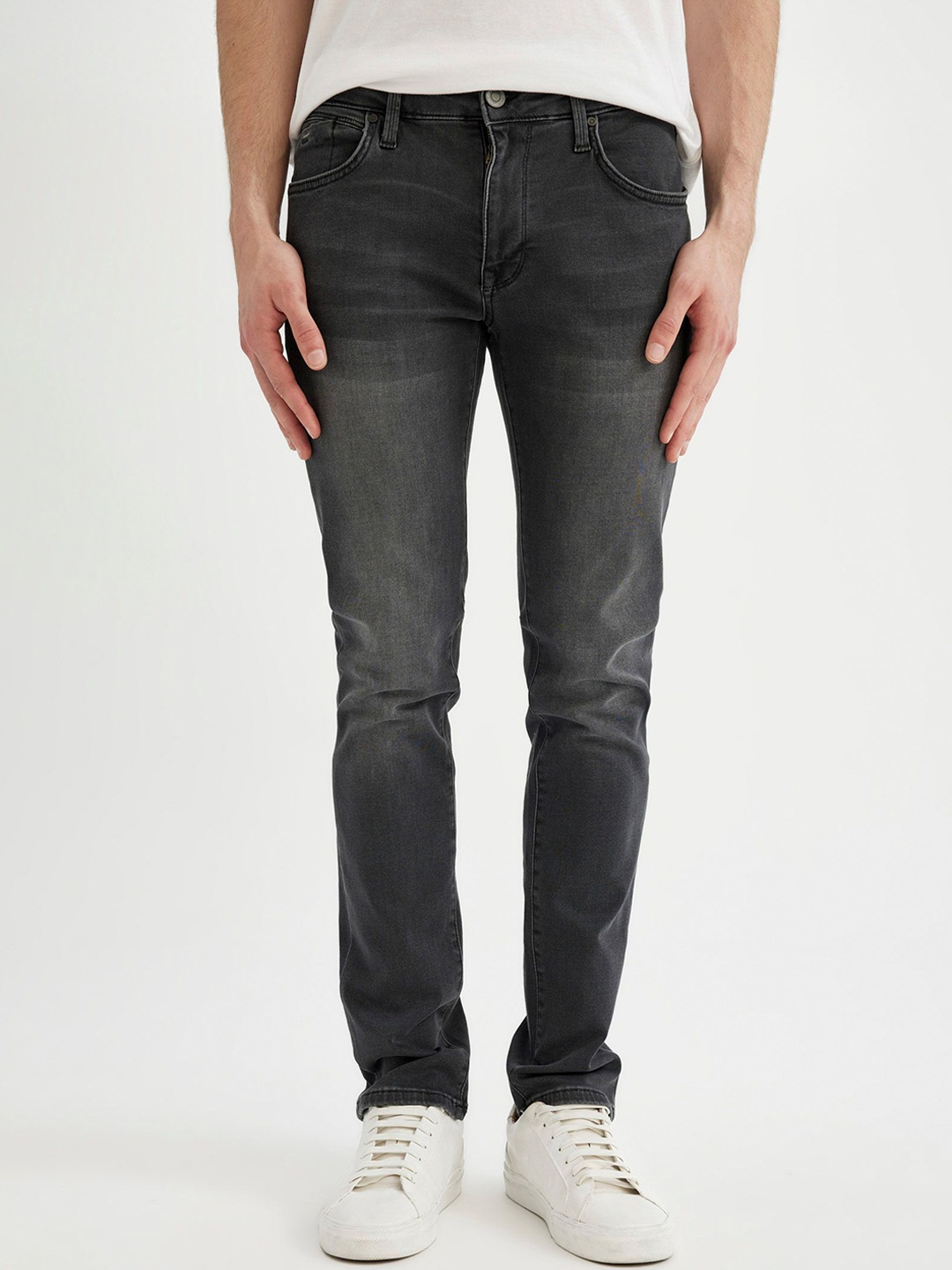 

DeFacto Men Mid-Rise Trousers, Na