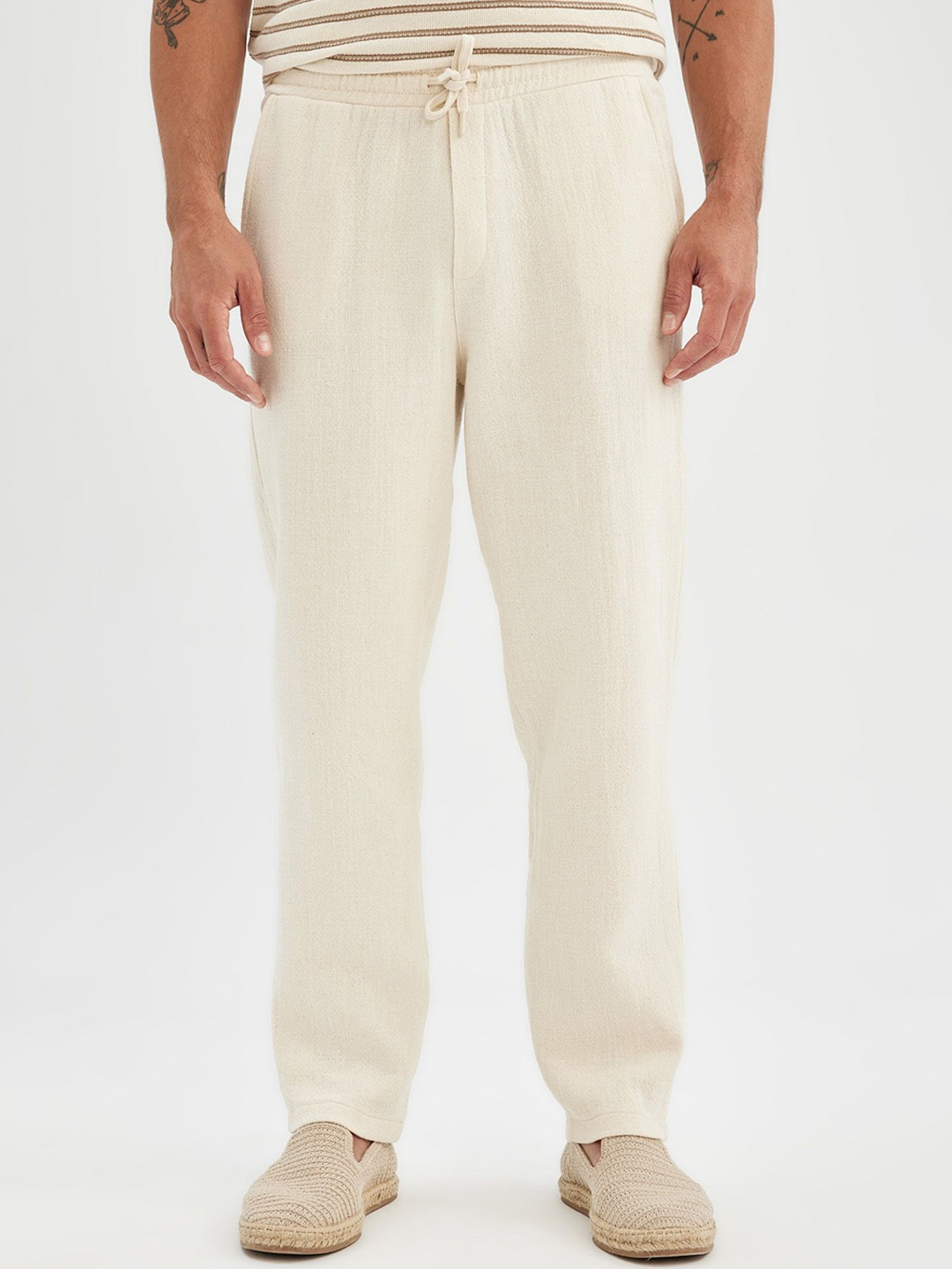 

DeFacto Men Trousers, Na