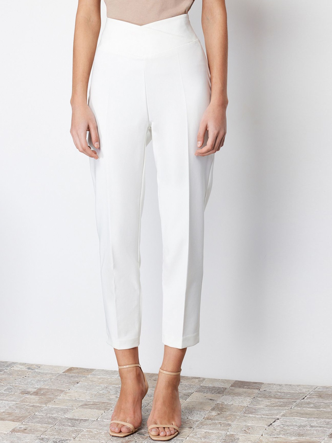 

Trendyol Women Regular Trouser, White