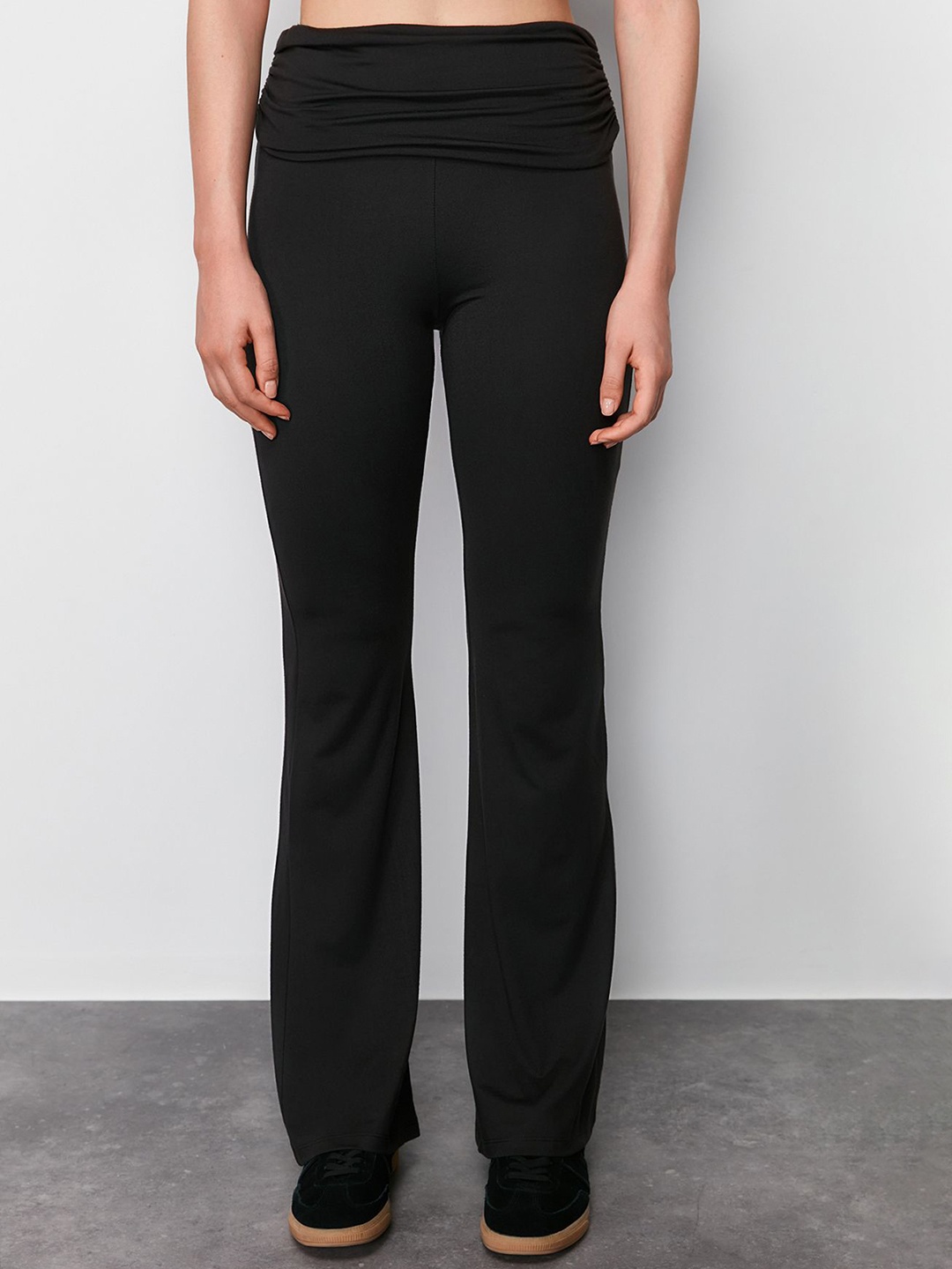 

Trendyol Women Mid-Rise Bootcut Trousers, Black