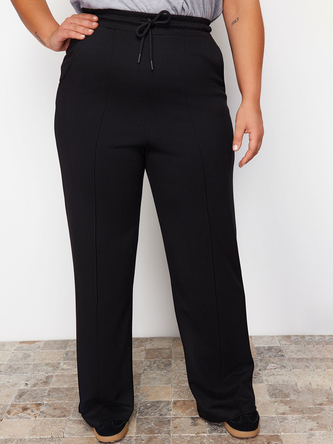 

Trendyol Women Parallel Trouser, Black