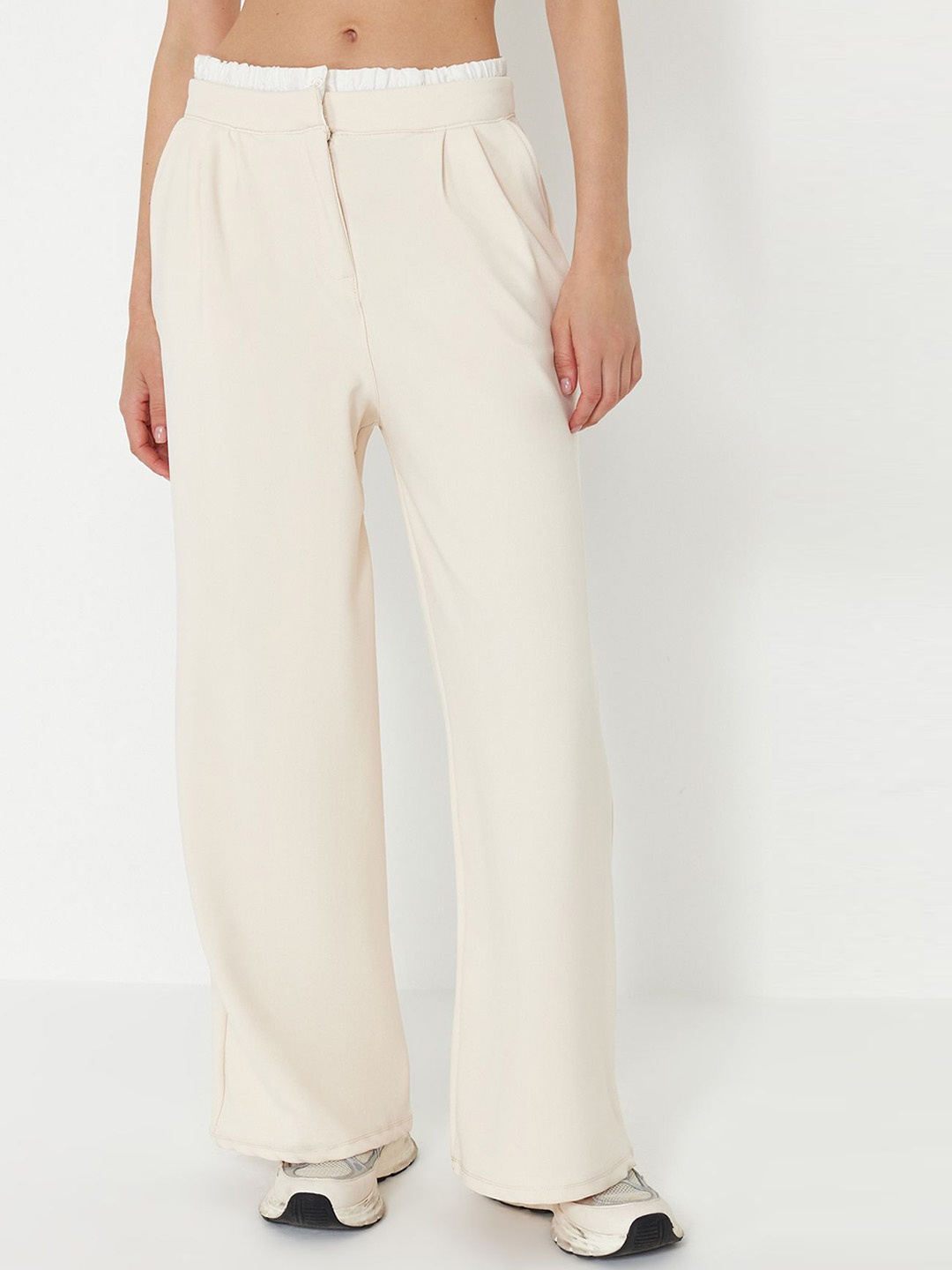 

Trendyol Women Pleated Parallel Trousers, Beige