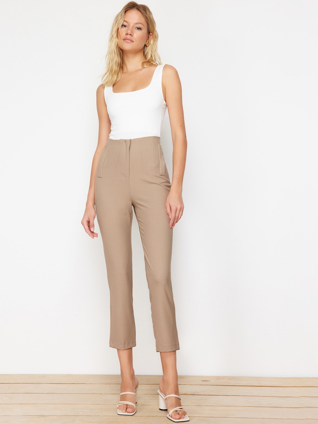 

Trendyol Women Regular Fit Mid-Rise Trousers, Khaki