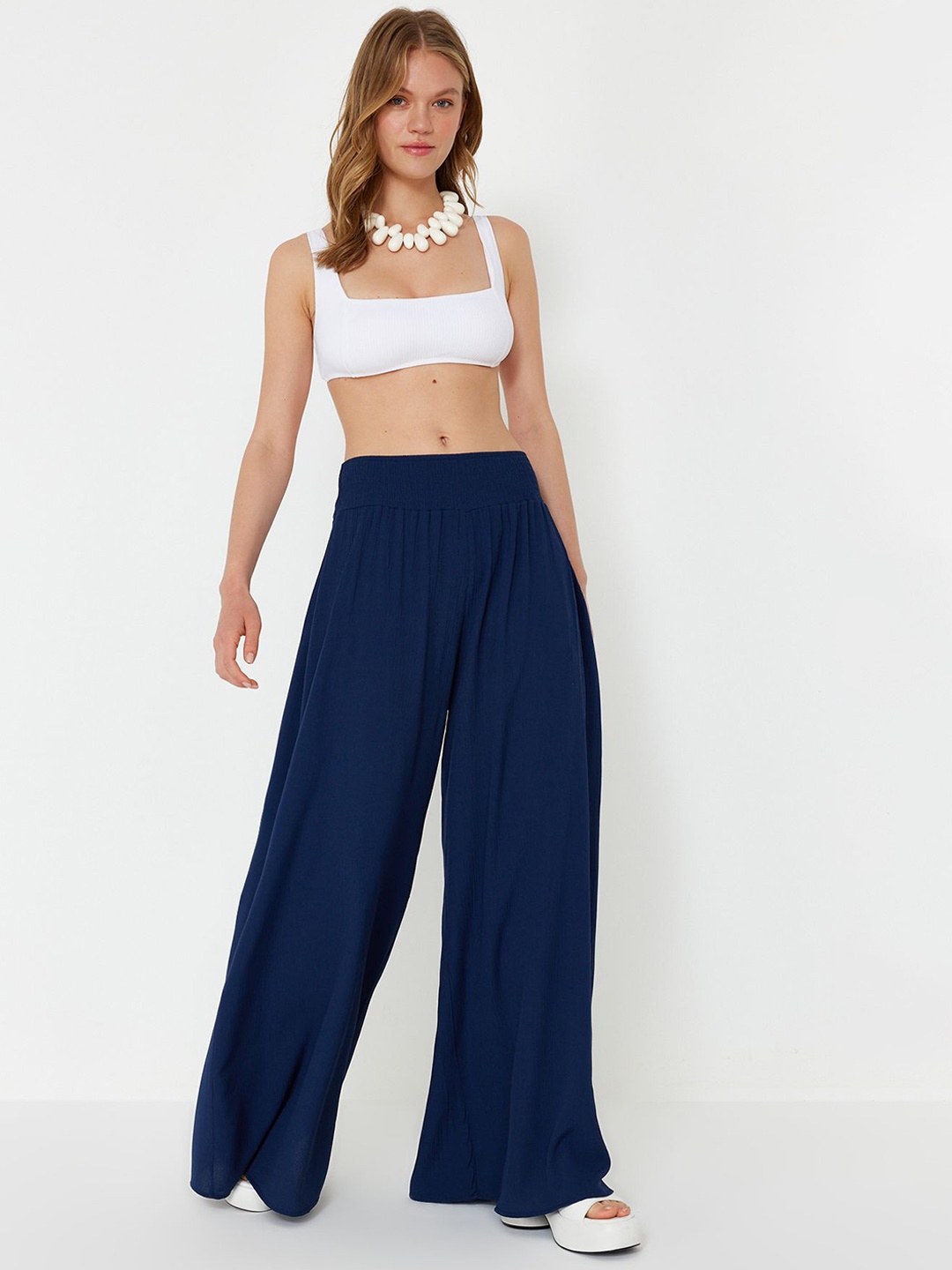 

Trendyol Women Regular Fit Mid-Rise Parallel Trousers, Navy blue
