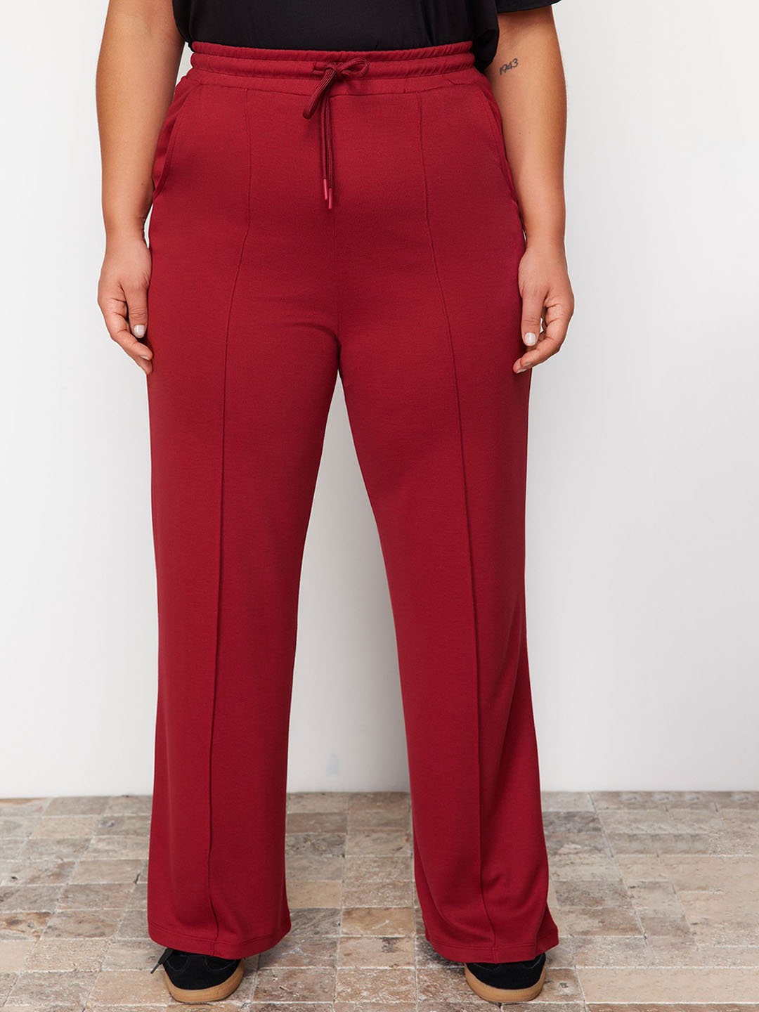 

Trendyol Women Regular Trouser, Maroon