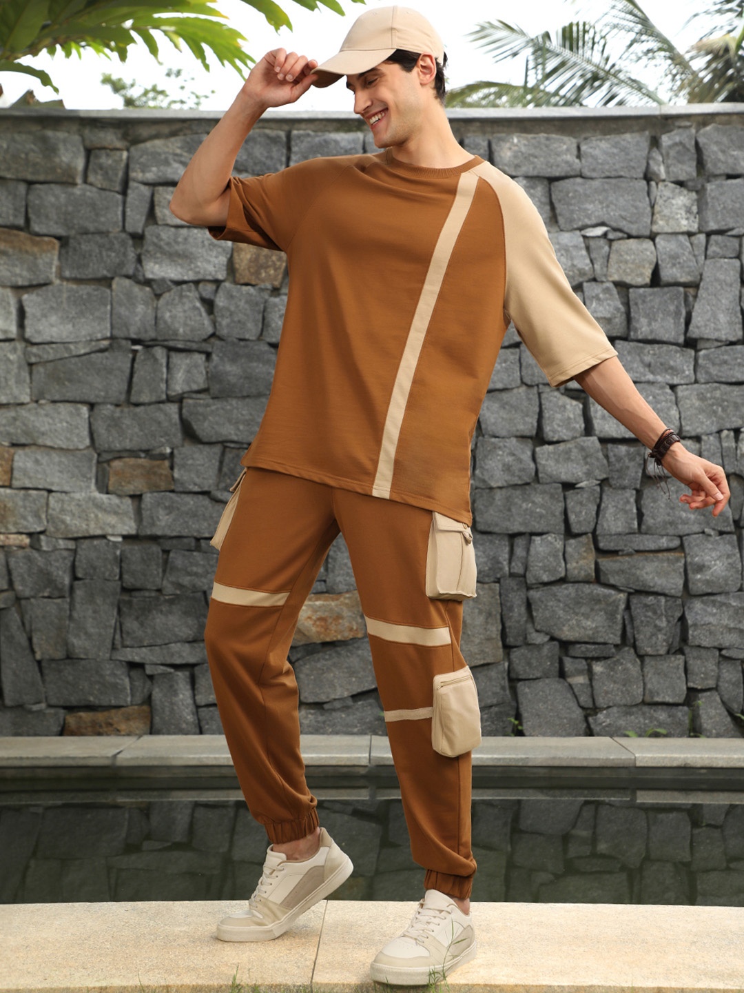 

NOBERO Men Oversized Colorblocked Co-ords, Brown