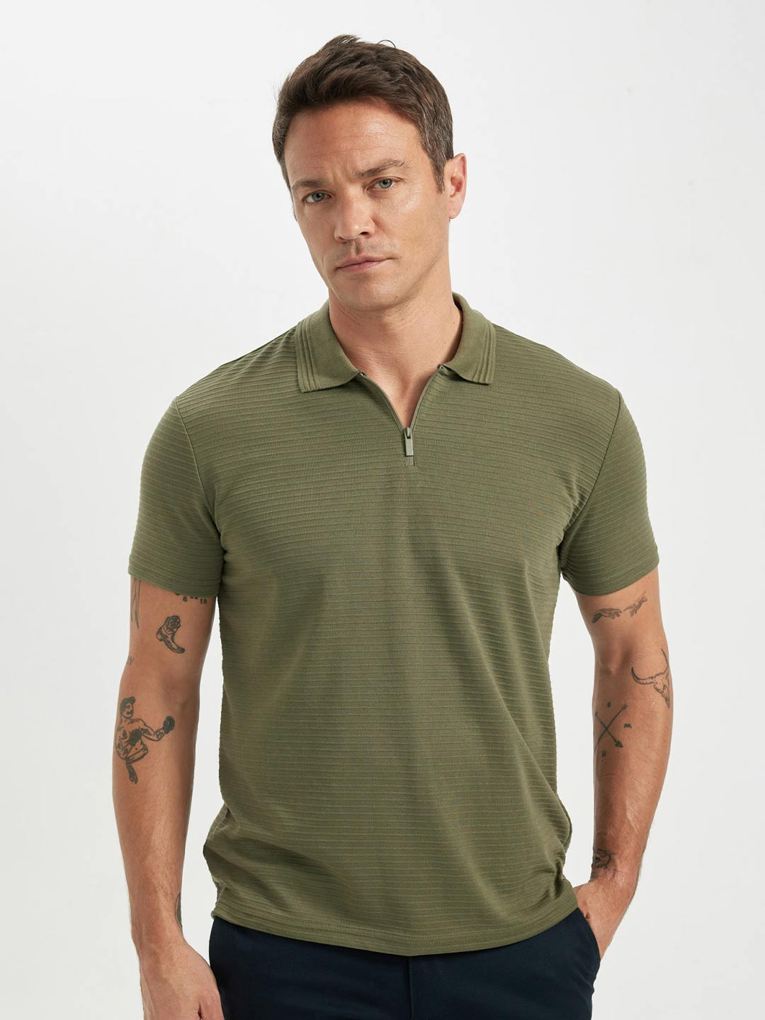 

DeFacto Men Polo Collar T-shirt, Brown