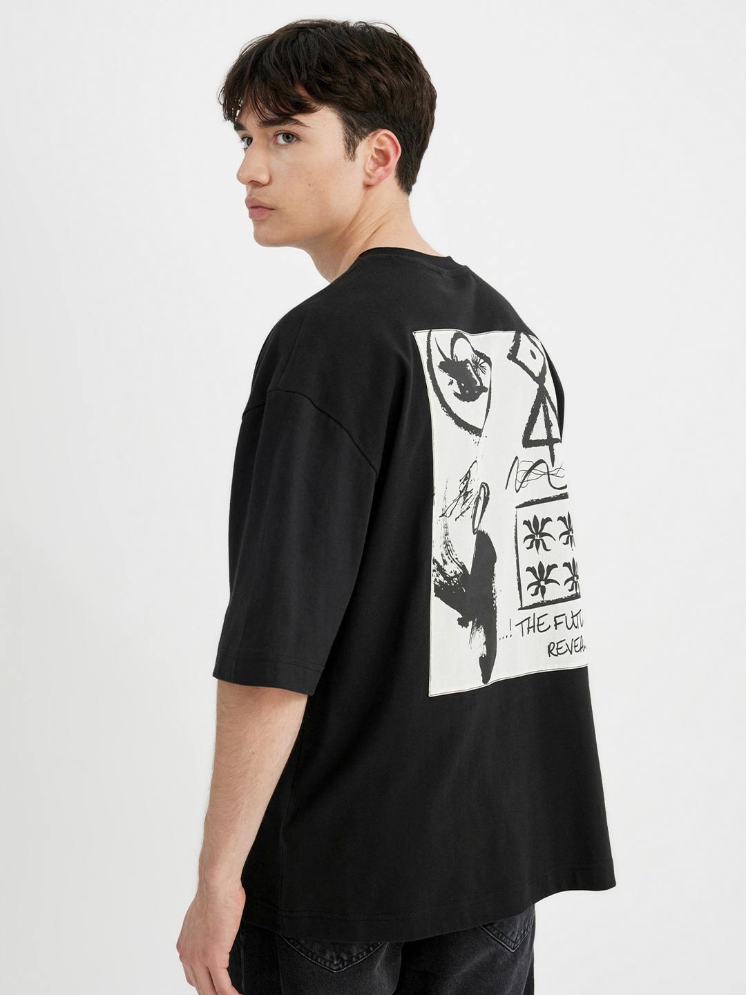 

DeFacto Men Printed Applique T-shirt, Na