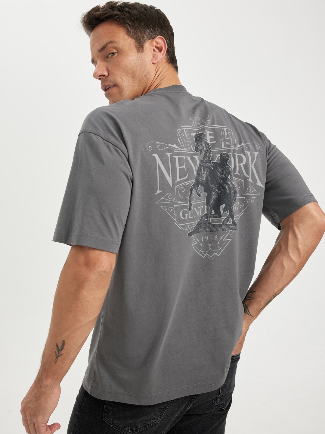 

DeFacto Men Printed T-shirt, Na