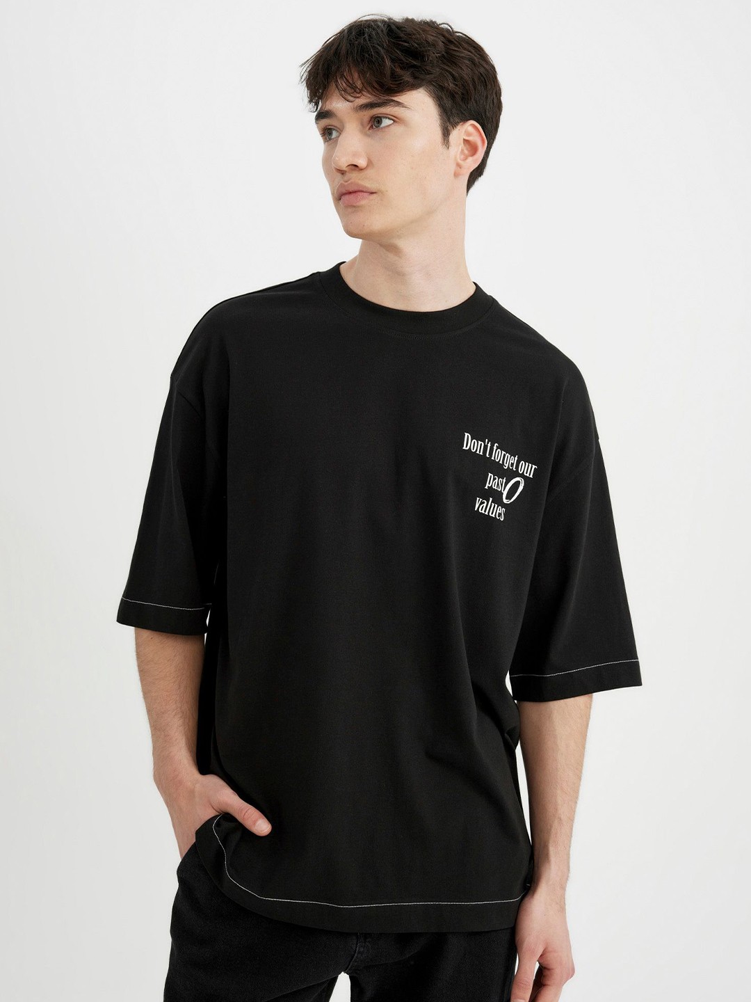 

DeFacto Men Drop-Shoulder Sleeves Pockets T-shirt, Na