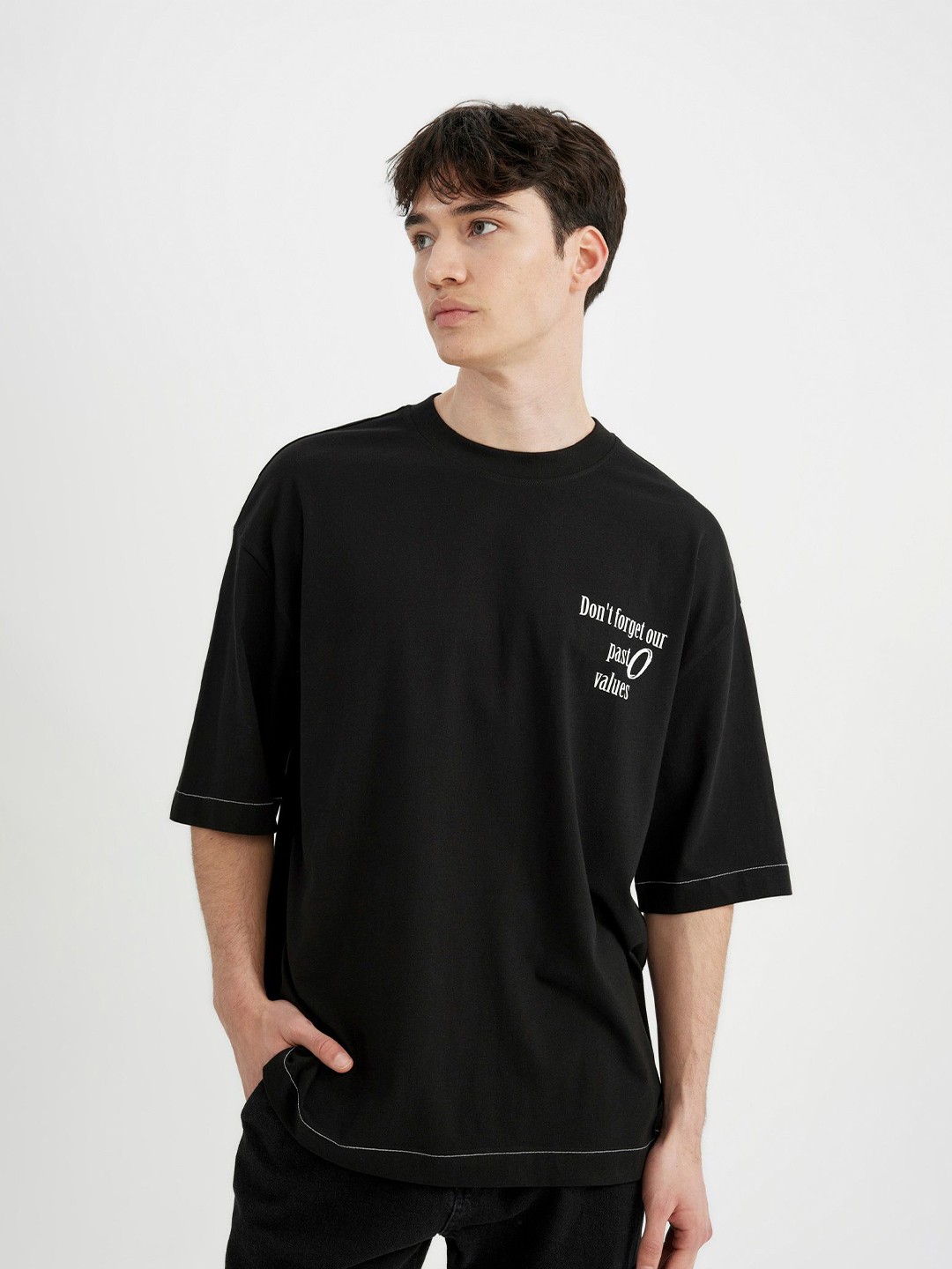 

DeFacto Men Drop-Shoulder Sleeves Pockets T-shirt, Na