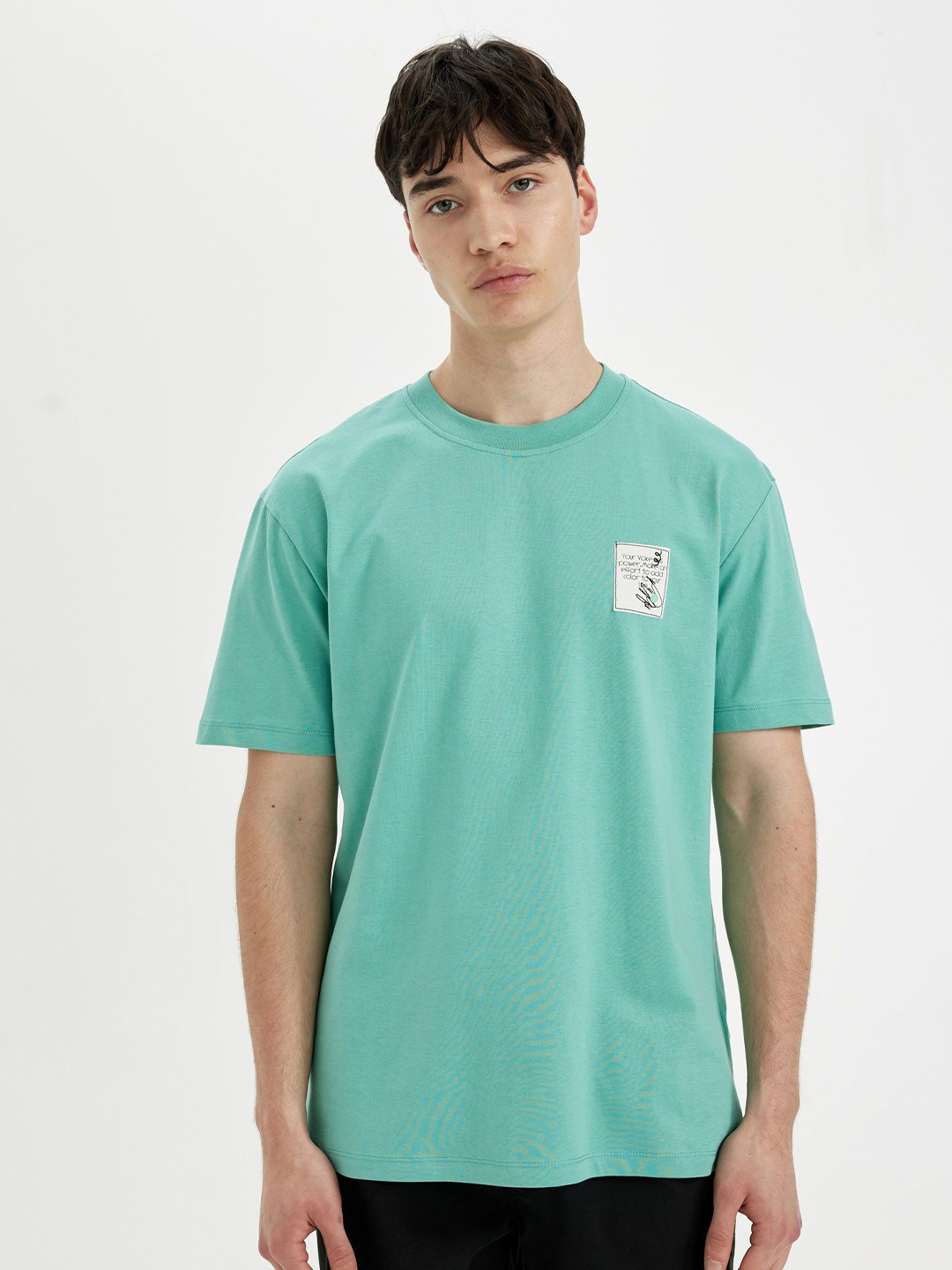 

DeFacto Men Applique T-shirt, Na
