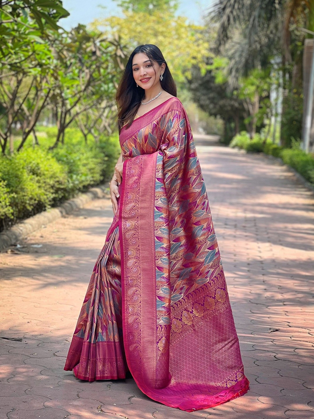 

Mitera Floral Zari Banarasi Saree, Purple