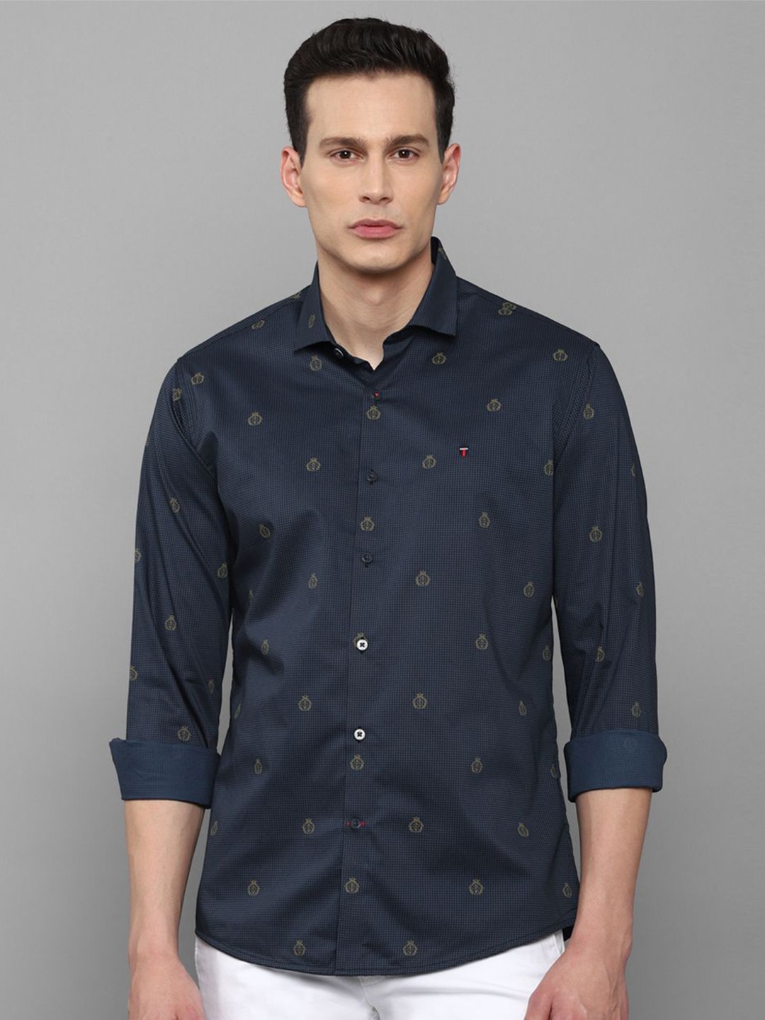 

Louis Philippe Sport Spread Collar Slim Fit Printed Cotton Casual Shirt, Navy blue