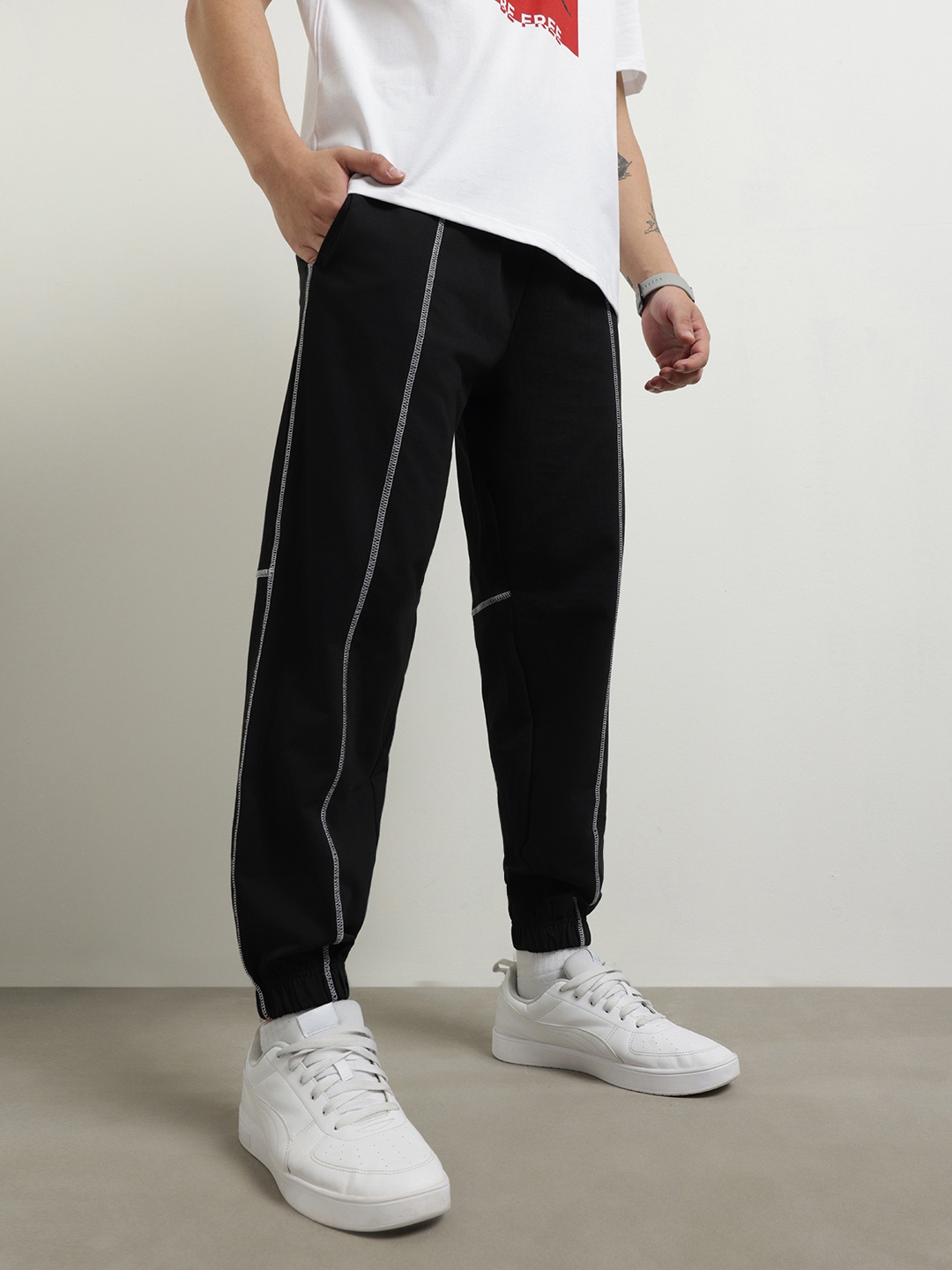 

NOBERO Men Solid Oversized Joggers, Black
