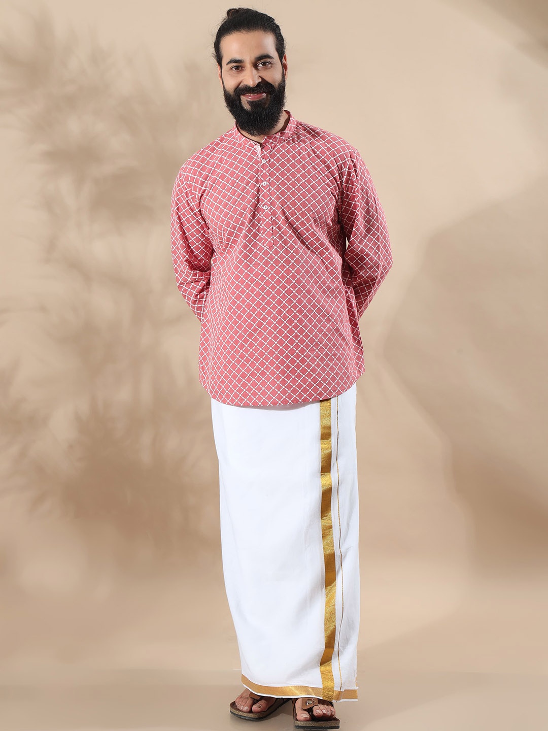

FILORI Men Geometric Printed Mandarin Collar Thread Work Straight Cotton Kurta, Peach