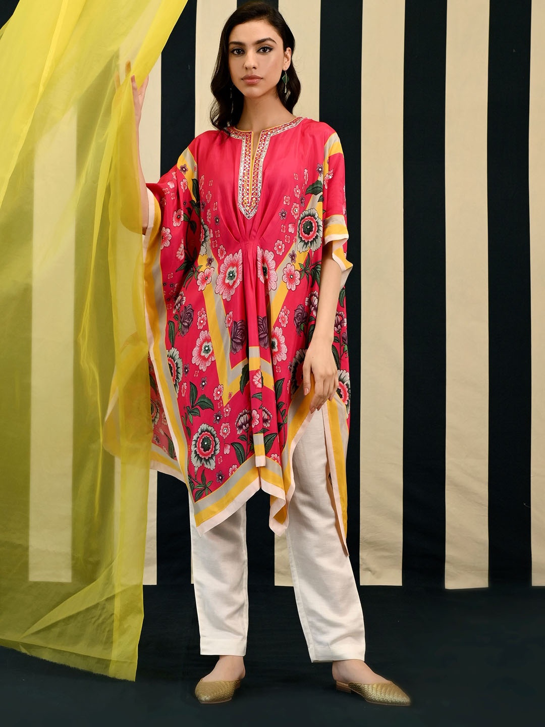 

SWATI VIJAIVARGIE Ethnic Motifs Printed Pure Silk Kaftan Kurta With Trouser, Fuchsia