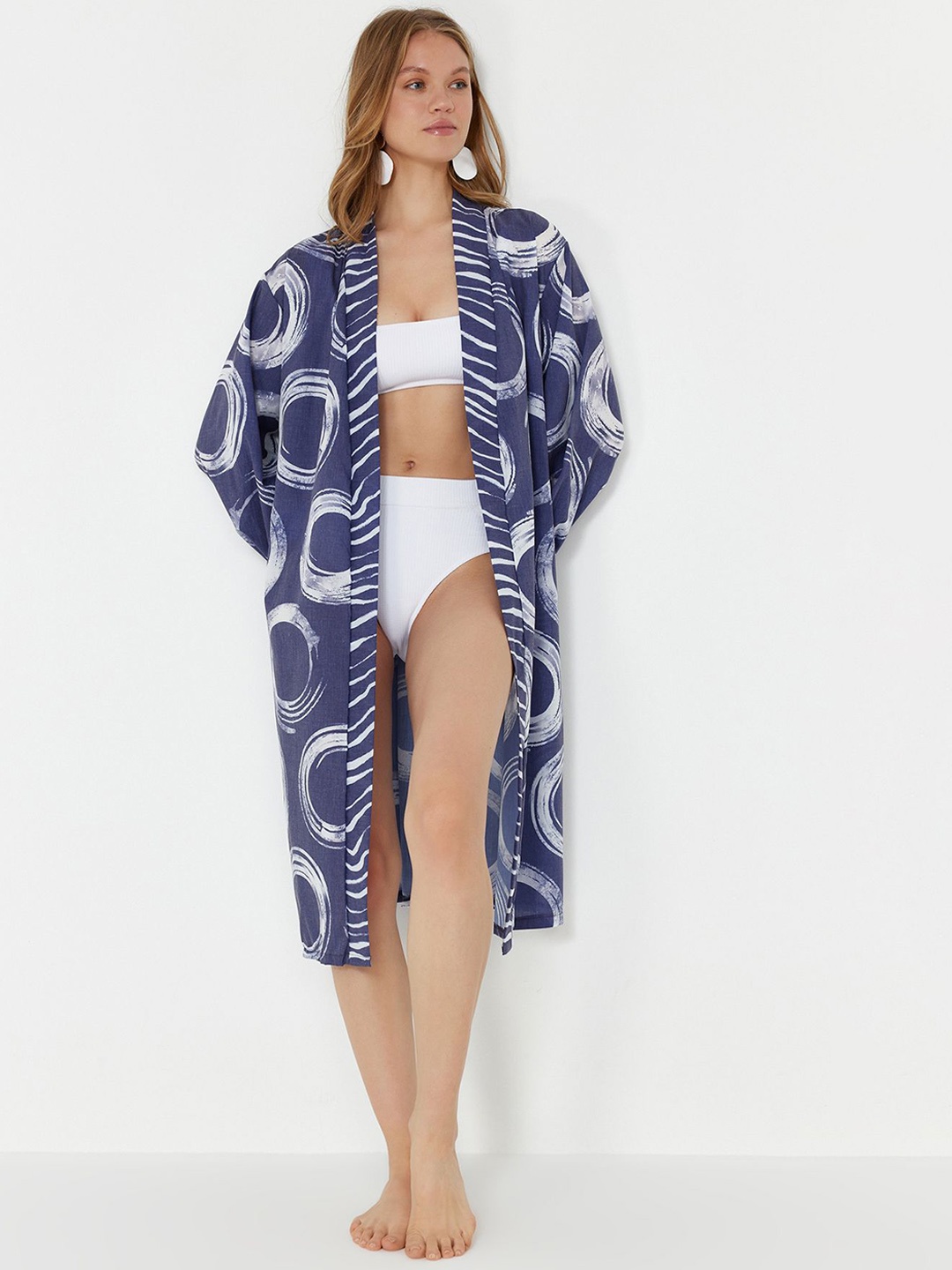 

Trendyol Printed Long Sleeves Maxi Robe, Blue