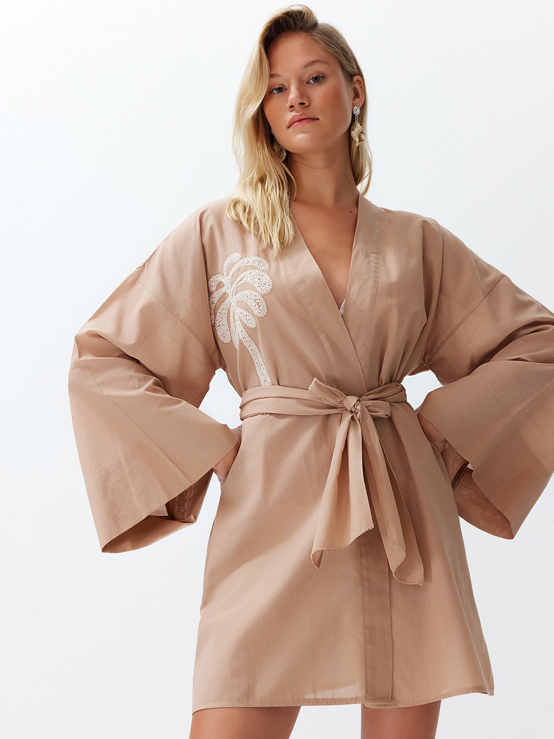 

Trendyol Embroidered Long Sleeves Cotton Mini Robe, Beige