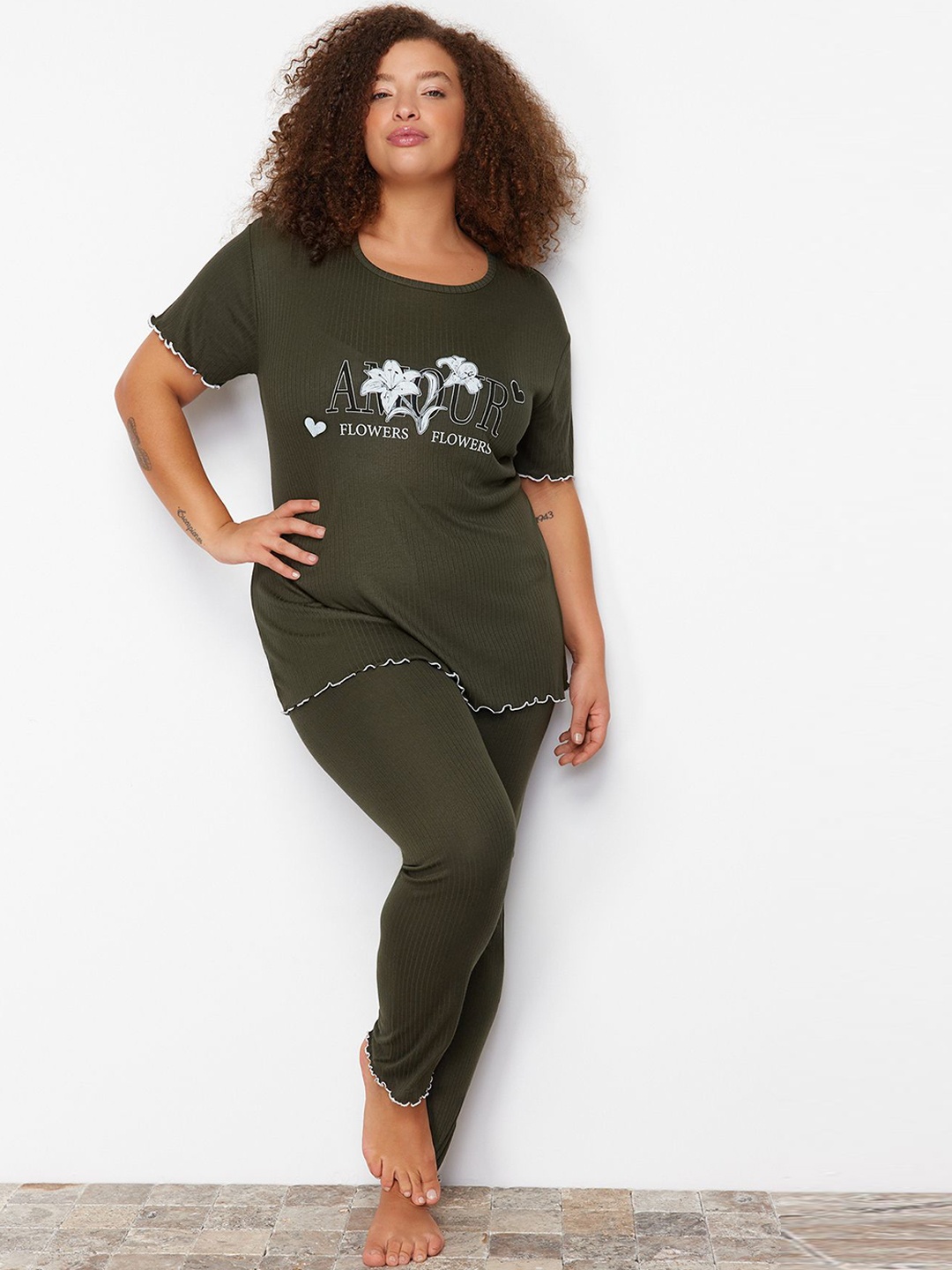 

Trendyol Graphic Printed T-shirt With Pyjamas, Green