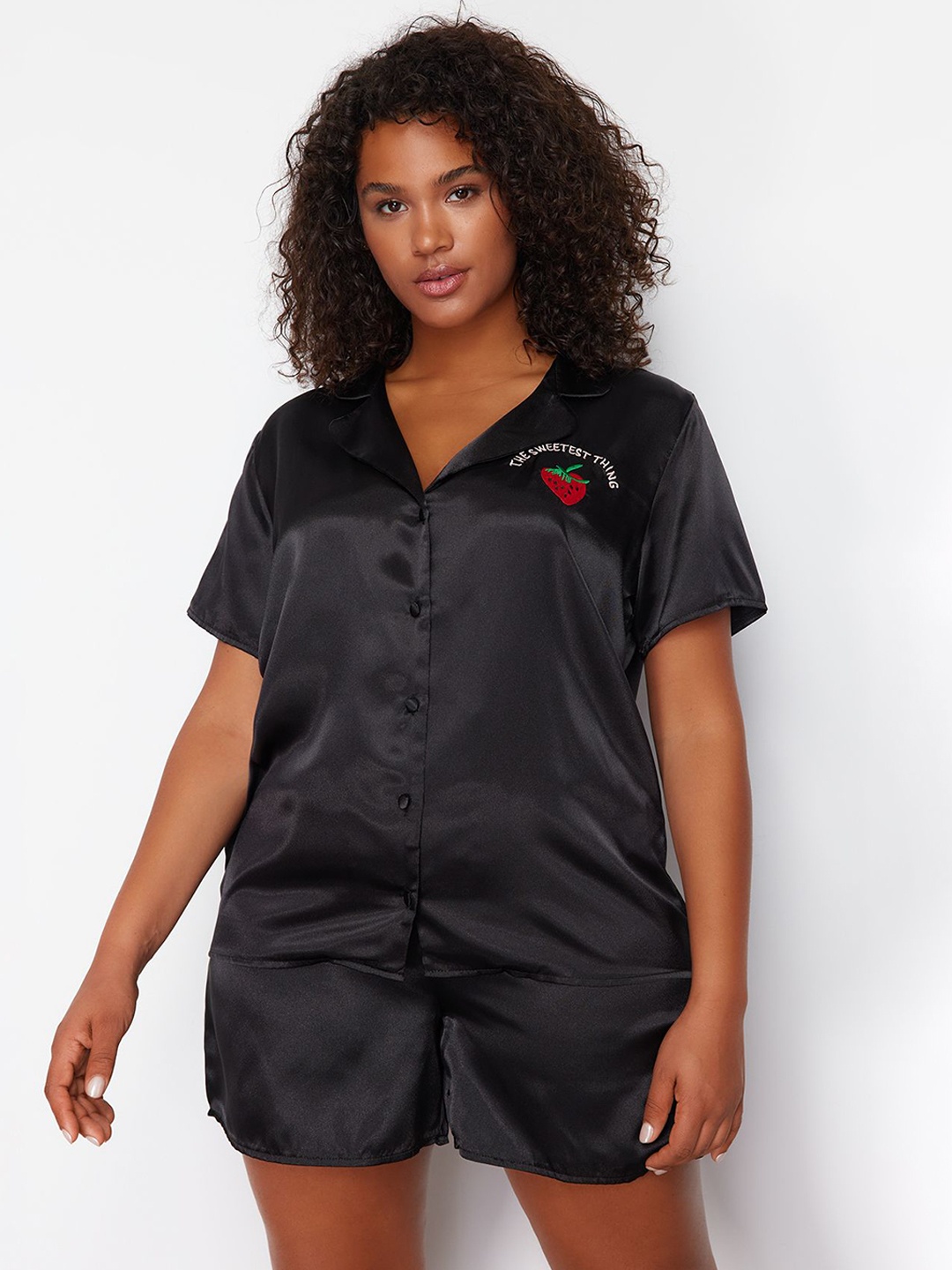 

Trendyol Lapel Collar Short Sleeves Night suit, Black