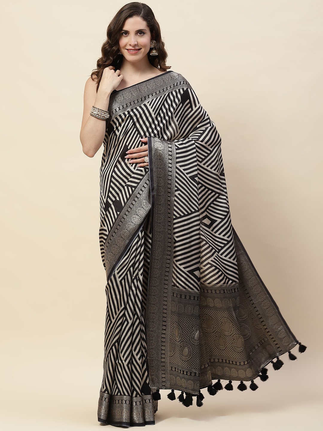 

Meena Bazaar Printed Zari Saree, Black