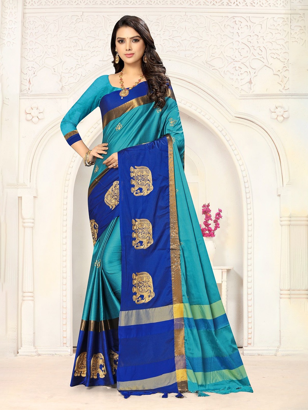 

RAJGRANTH Floral Embroidered Saree, Turquoise blue